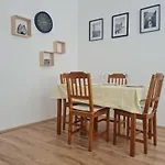 Cosy Flat Only 15 Min To City Center